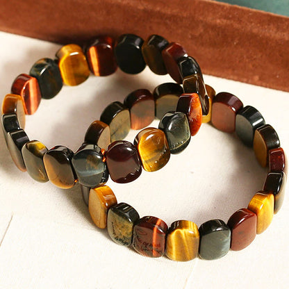 Armband mit ovalen Tigeraugeperlen in Farbe