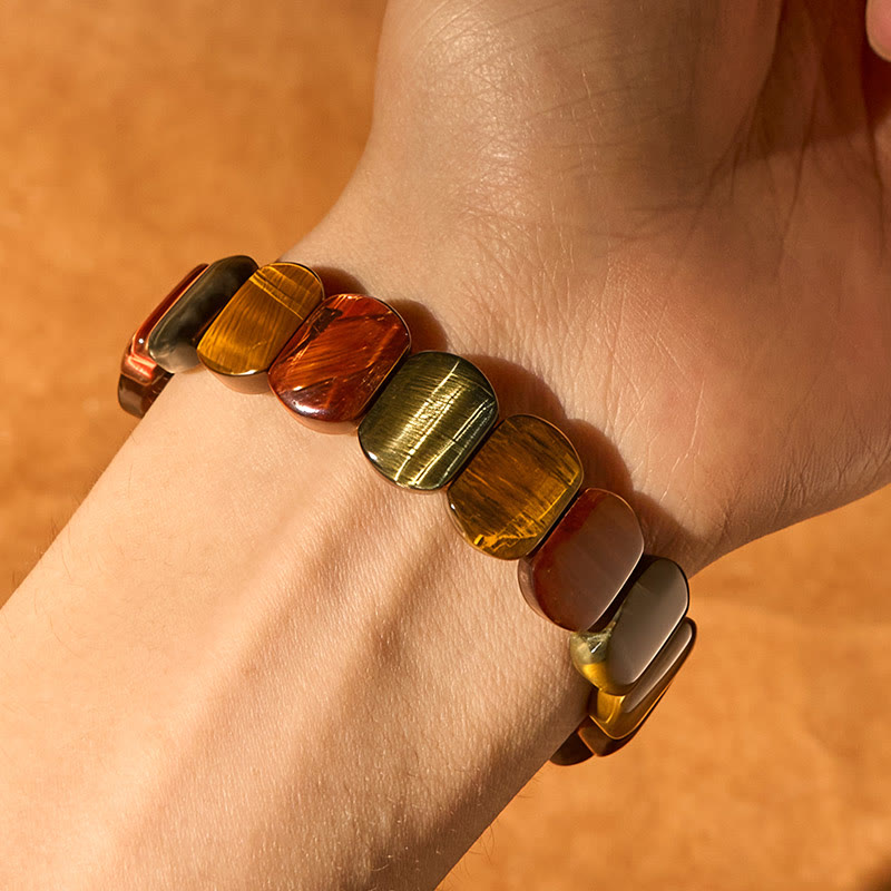 Armband mit ovalen Tigeraugeperlen in Farbe