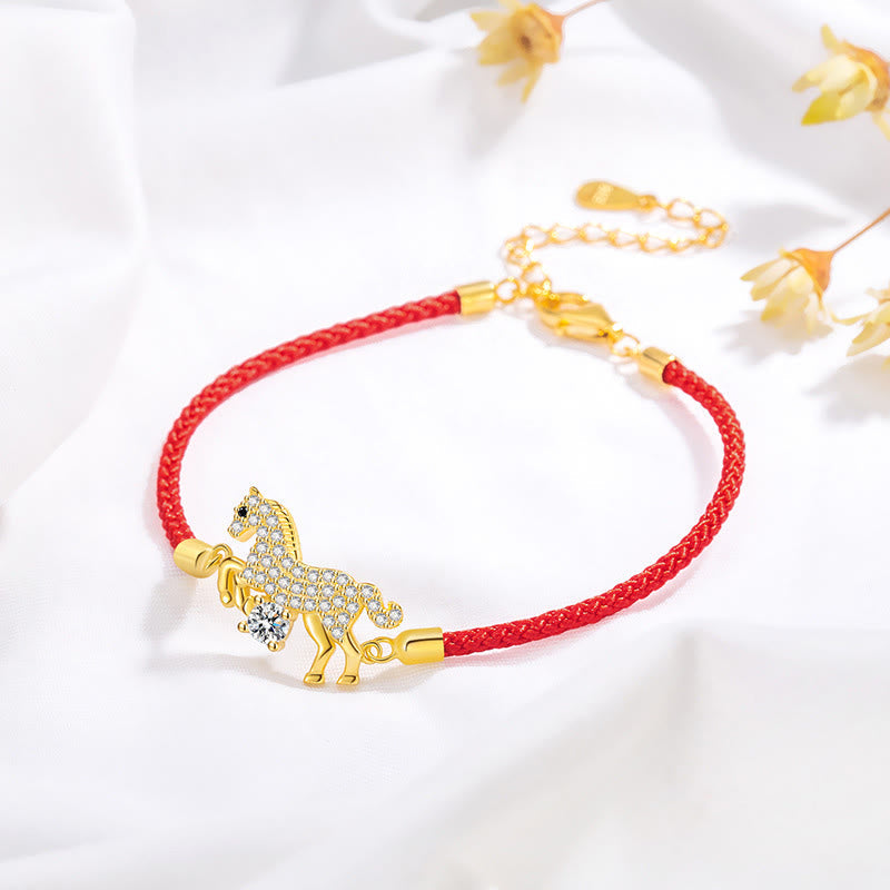 Armband aus 925er Silber mit Pferd und rotem Faden