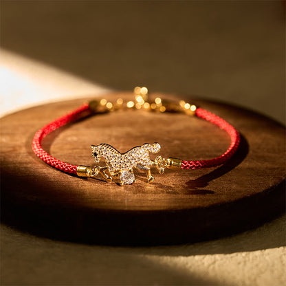 Armband aus 925er Silber mit Pferd und rotem Faden