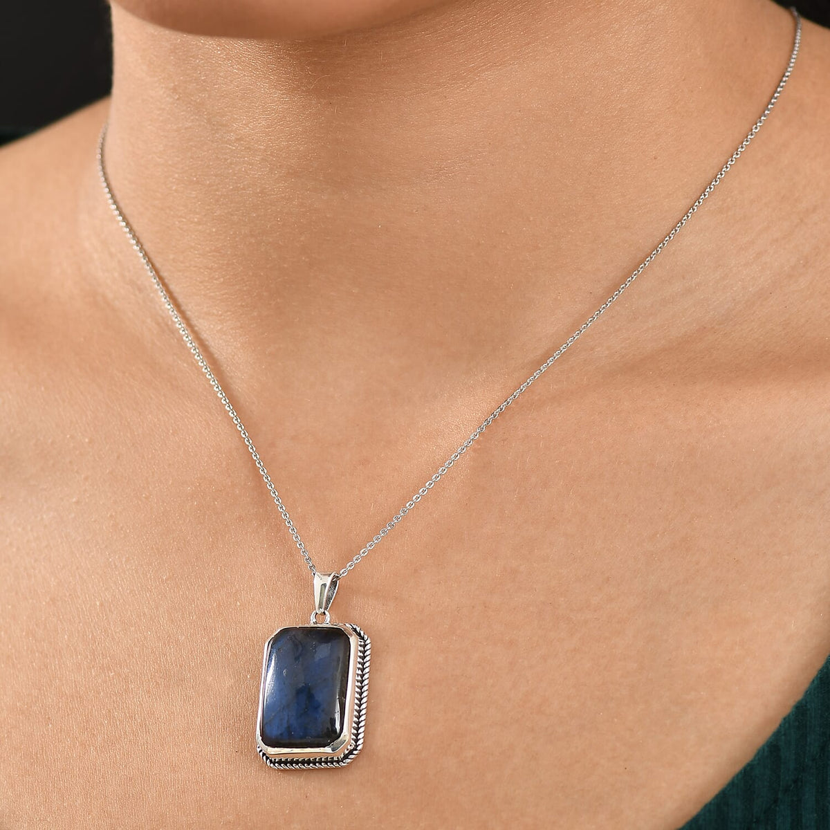 Artisan Crafted Gemstone Pendant – To Get Through Big Life Changes