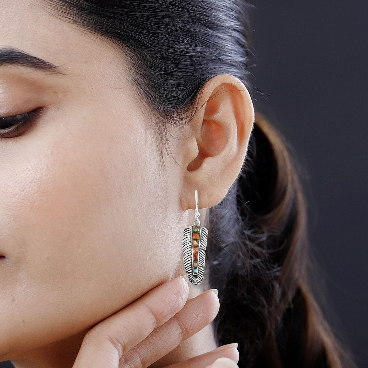 Santa Fe Style Feather Earrings – A Southwestern Touch of Natural Beauty