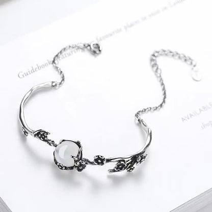 プラムブロッサムカルセドニーブレスレット